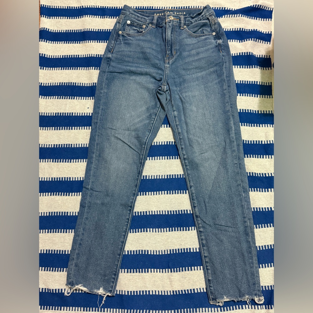 American Eagle Outfitters Mom Jeans